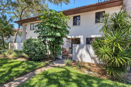 3500 EL CONQUISTADOR PARKWAY