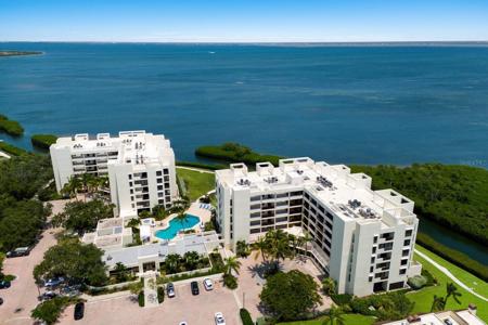 2016 HARBOURSIDE DRIVE