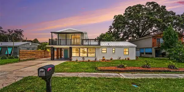 212 COQUINA DRIVE