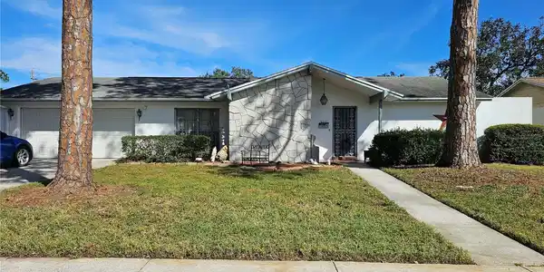 8311 FOUNTAIN AVENUE