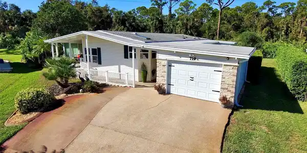 719 HELMSMEN LANE