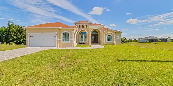 238 W PINE VALLEY LANE