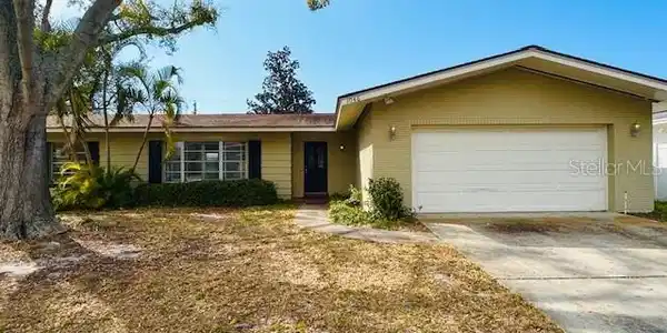 1046 CHINABERRY ROAD