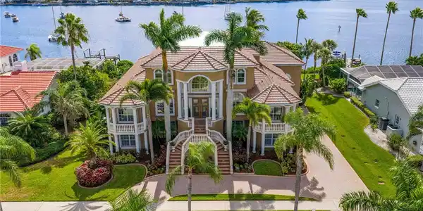 6429 RUBIA CIRCLE