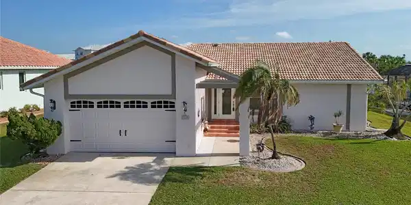 1120 LA PALMA COURT