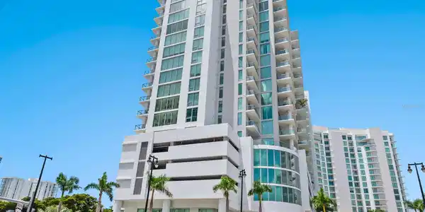 301 QUAY COMMONS