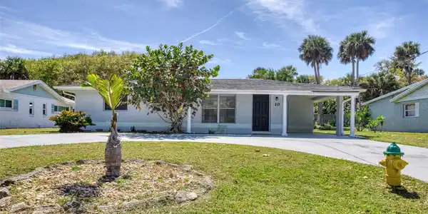 10 HILLSIDE DRIVE