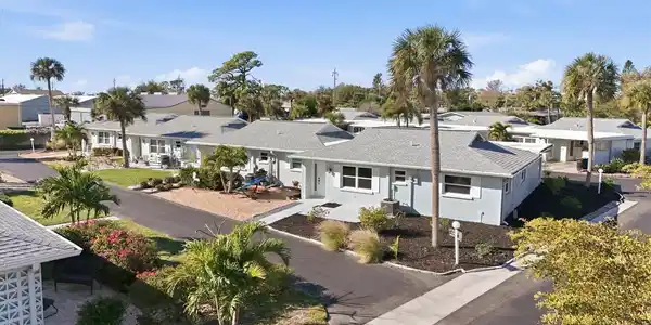1023 BEACH MANOR CIRCLE