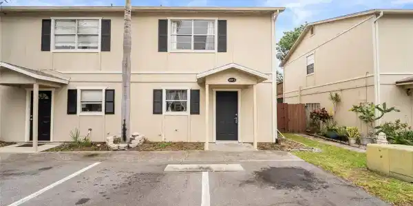 144 DOUGLAS ROAD W