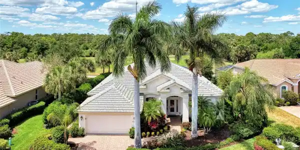13760 LONG LAKE LANE