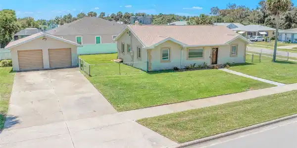 402 SEAVIEW AVENUE
