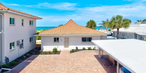 1200 TARPON CENTER DRIVE