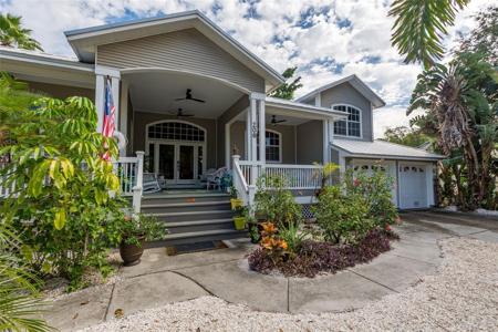 206 LAGOON DRIVE
