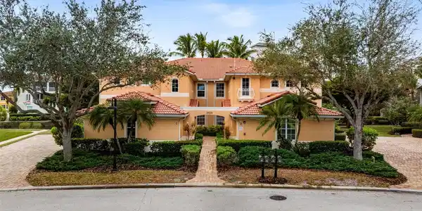 3420 SUNSET KEY CIRCLE