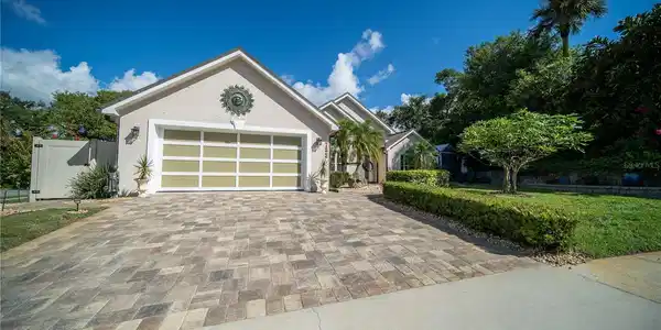 702 SAXON PALM COURT