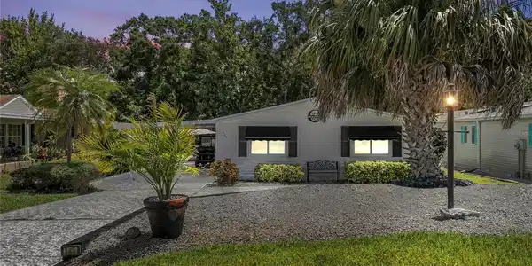 405 Schooner AVENUE