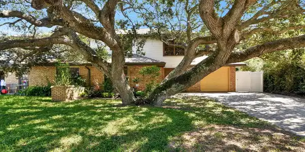 3839 Sandstone COURT
