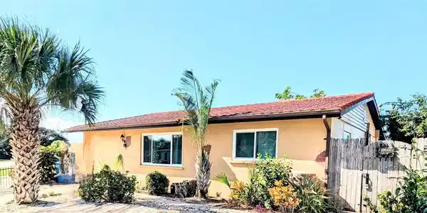 51 SEASIDE DRIVE