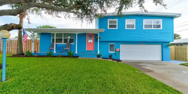 923 Peninsula DRIVE
