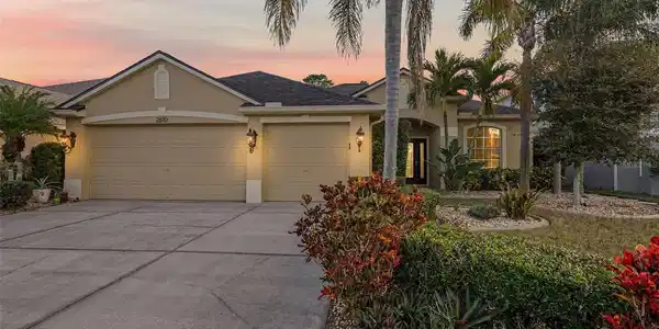 2810 RAVENDALE LANE