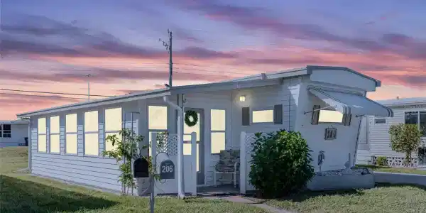 206 OUTER DRIVE