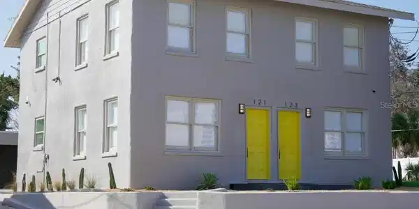 121-123 N HOLLYWOOD AVENUE