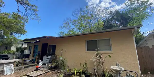 3103 Saxon DRIVE