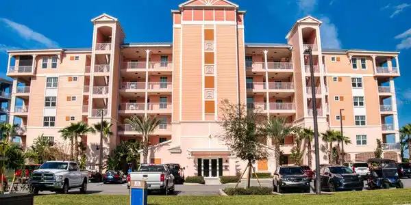 4 Riverwalk DRIVE