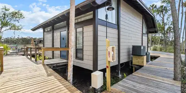 2707 N SEABREEZE POINT