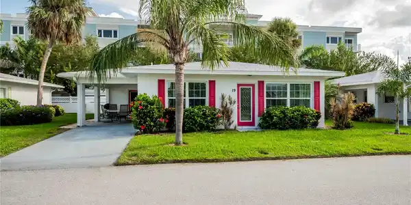 1977 BEACH ROAD