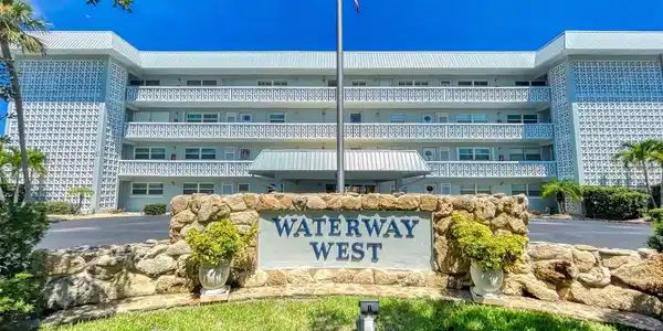 315 N Causeway