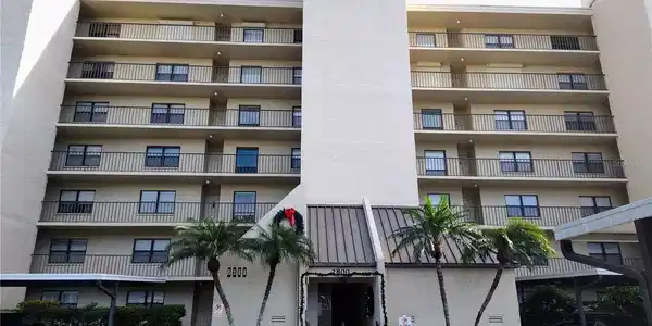 2800 COVE CAY DRIVE