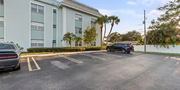 1706 BELLEAIR FOREST DRIVE