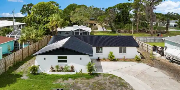1490 FUNDY ROAD