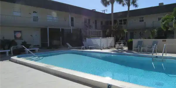 200 PARK BOULEVARD N