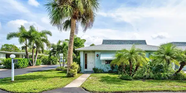 1022 BEACH MANOR CENTER
