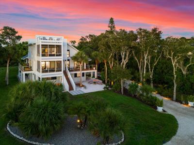 2727 BAYSHORE DRIVE