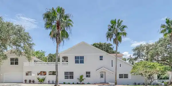 3501 Saxon DRIVE