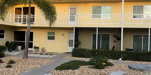 409 MANATEE COURT