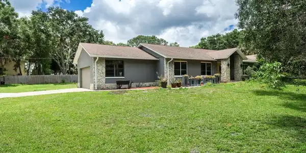308 RACE TRACK ROAD S