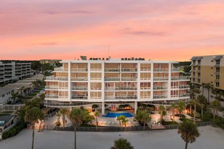 1035 SEASIDE DRIVE