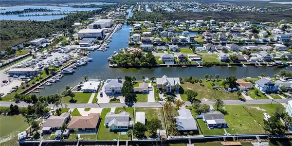 4061 GULFVIEW DRIVE
