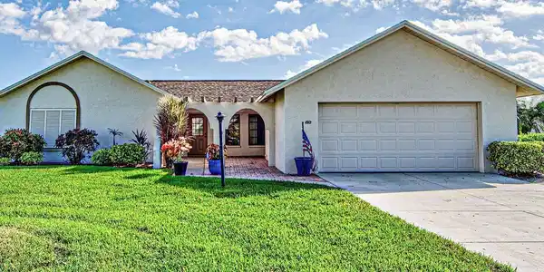 1812 PLUM LANE