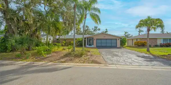 539 BELLAIRE DRIVE