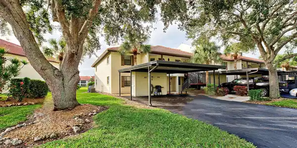 523 PINE HOLLOW CIRCLE