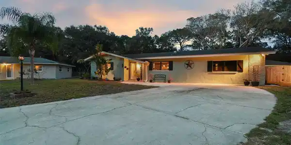 2101 POINCIANA TERRACE