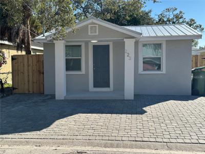 223 12TH AVENUE W