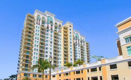 800 N TAMIAMI TRAIL