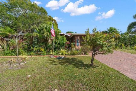 915 PENINSULA ROAD