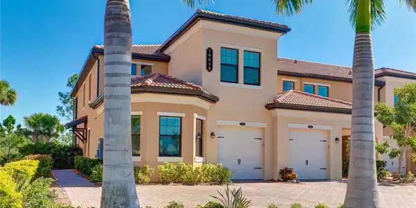 10039 CROOKED CREEK DRIVE